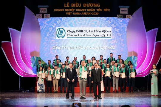 Công ty TNHH Giấy Lee & Man nhận giải thưởng "Doanh nghiệp tiêu biểu ASEAN"