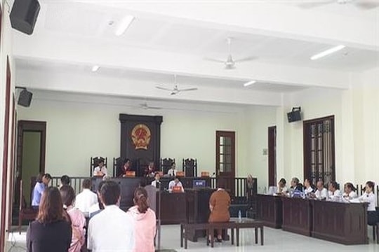 DIỄN ĐÀN PHÁP LUẬT TỪ 5-10/10: Hình sự hoá quan hệ kinh tế, dân sự: Nguy cơ doanh nhân mang thân phận bị cáo… "suốt đời”