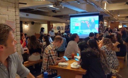 Bầu cử Mỹ: Cả thế giới cùng chờ đợi