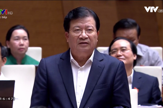 Phó Thủ tướng Trịnh Đình Dũng trả lời chất vấn của đại biểu Quốc hội