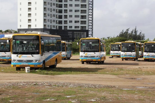 Xe buýt trợ giá đứng trước nguy cơ phá sản