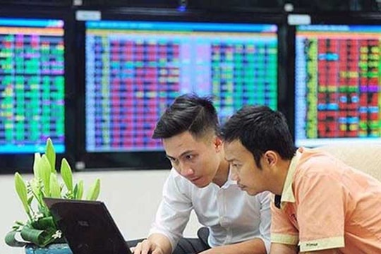 Chứng khoán ngắn hạn: Cẩn trọng sức ép điều chỉnh