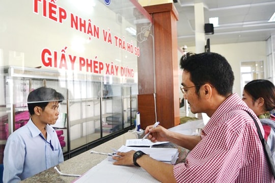 Buộc phải vi phạm vì giấy phép xây dựng “câu giờ”