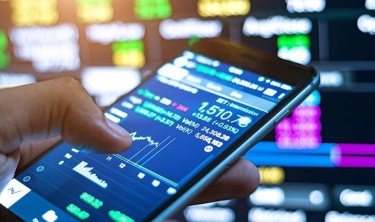 Chứng khoán "bốc hơi" 15,8 tỷ USD/ phiên, cổ phiếu tài chính còn cơ hội gượng lại?