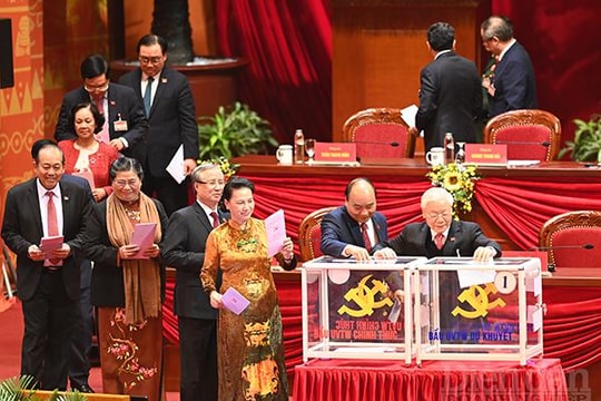 Đại hội bỏ phiếu bầu 200 Ủy viên Ban Chấp hành Trung ương khóa XIII