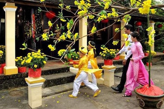 Chuyên gia phong thủy tư vấn chọn giờ xuất hành, chọn người xông đất đầu năm