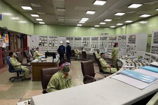 Tiêu thụ điện dịp Tết giảm 32%