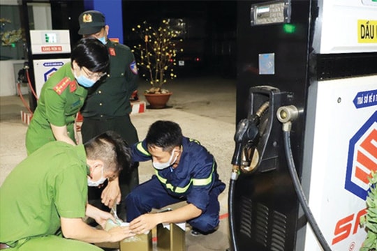 Hệ thống bán lẻ tiếp tay xăng dầu lậu