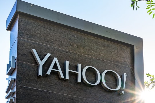 Vì sao Yahoo và AOL bị bán với giá chỉ bẳng 1% so với thời đỉnh cao?