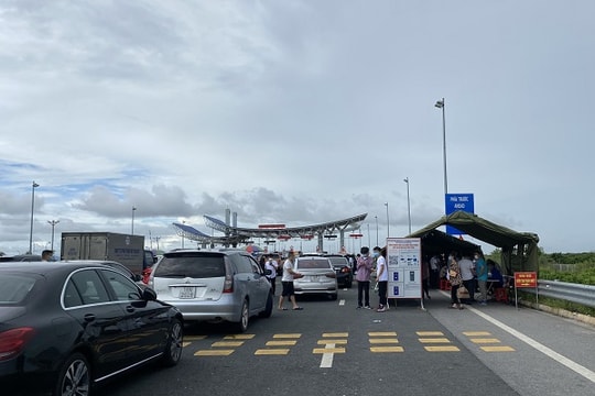 Quảng Ninh: Nhiều doanh nghiệp vận tải “dở khóc, dở cười” vì giấy xét nghiệm COVID-19