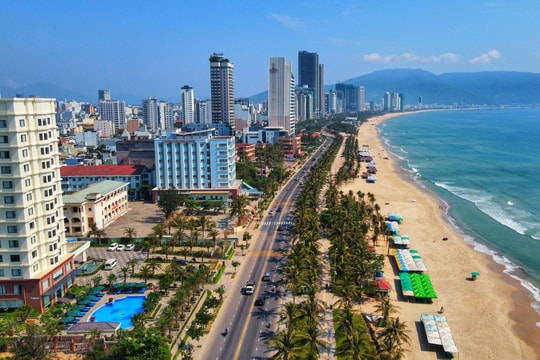 Độc đáo thông điệp "Vui tắm biển - không quên phòng chống dịch" của Đà Nẵng