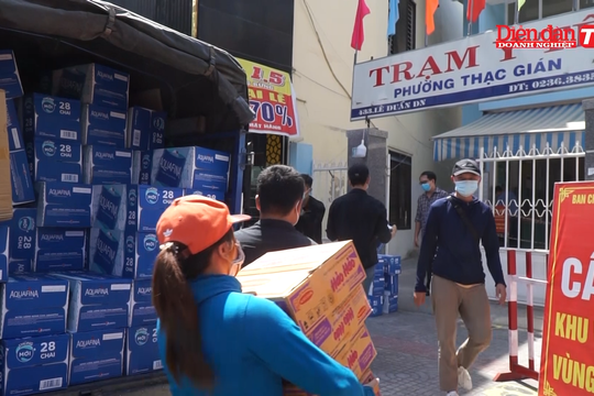 NGƯỜI TỐT - VIỆC TỐT: Người Đà Nẵng đổi hoa lan lấy thực phẩm hỗ trợ tuyến đầu chống COVID-19