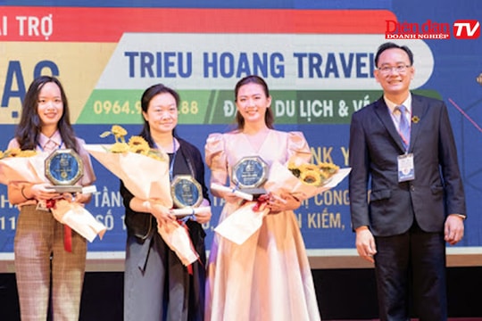 Sớm áp dụng "hộ chiếu vắc xin" để cứu các doanh nghiệp du lịch