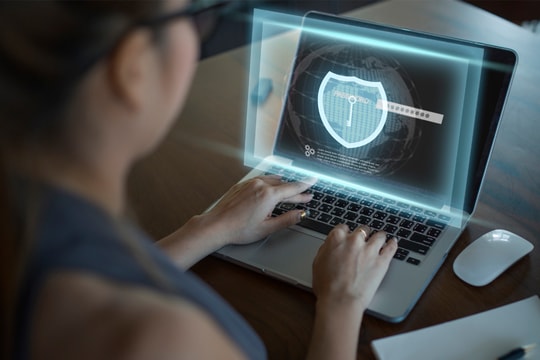 Cuộc chiến chống tin tặc đang rất “nóng”