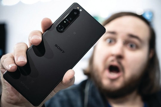 Smartphone Sony chọn lối đi riêng