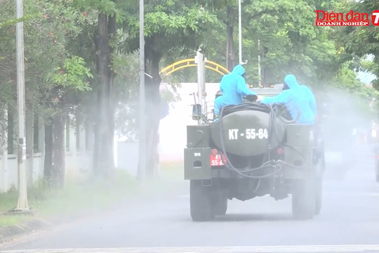 Hà Nội bắt đầu triển khai phun khử khuẩn toàn thành phố