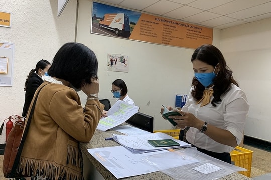 TIN NÓNG CHÍNH PHỦ: Xem xét giảm giá bưu chính viễn thông, nước sạch