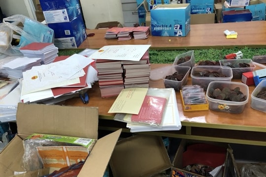 Người thật, học thức giả và bệnh háo danh