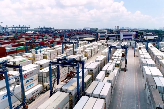Container hàng tồn tại cảng Cát Lái về mức "lý tưởng", doanh nghiệp vẫn lo hiệu ứng "domino"