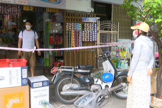 Đà Nẵng: Hộ kinh doanh gặp khó vì chưa có giấy đi đường gắn mã QR code