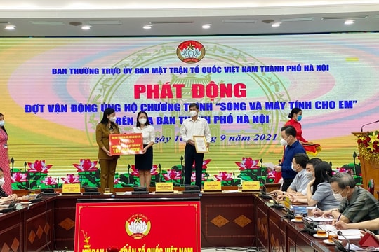 HABECO ủng hộ 100 triệu đồng cho chương trình "Sóng và máy tính cho em"