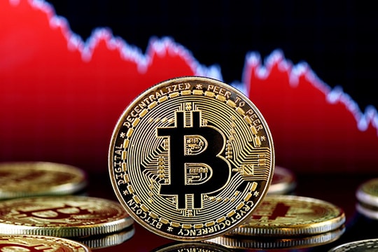 Bitcoin giảm sâu, thị trường tiền điện tử ngập sắc đỏ