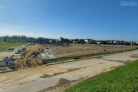 Nghệ An: Bụi bặm, xe tải trọng lớn "đại náo" đường du lịch ven sông Lam