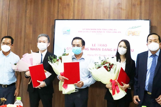 Long An trao giấy chứng nhận đầu tư cho 3 doanh nghiệp