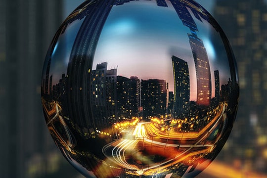 Cảnh báo "bong bóng" chứng khoán, bất động sản: Làm sao để không phát nổ?