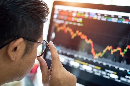 Cảnh báo "bong bóng" chứng khoán: Doanh nghiệp càng lỗ, giá cổ phiếu càng tăng