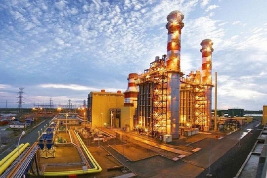 POW “cài số lùi”