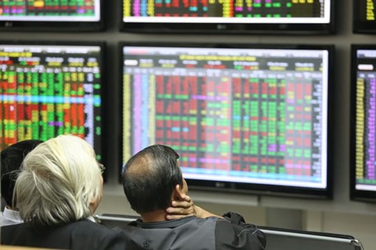 Sóng gió đầu năm bao phủ cổ phiếu bất động sản