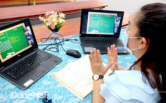 TIN NÓNG CHÍNH PHỦ: Tăng cường ứng dụng công nghệ thông tin và chuyển đổi số trong giáo dục và đào tạo