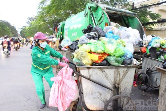 "Tiếng chổi tre" trong những ngày giáp tết