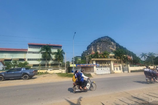 Nghệ An: Nhà máy đường sông Lam "ngang nhiên" xả thải trực tiếp ra sông ngòi?