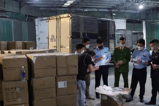 Phát hiện, thu giữ lô kit test và thuốc tân dược trị giá trên 10 tỷ đồng
