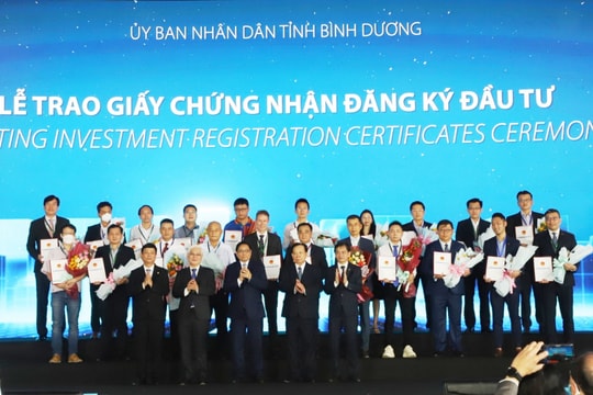 Bình Dương trao Giấy chứng nhận đầu tư dự án hơn 1 tỷ USD