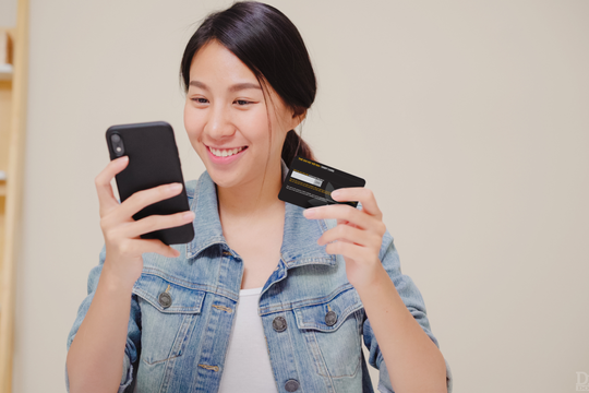 BAC A BANK miễn phí toàn bộ phí dịch vụ thẻ và ngân hàng điện tử