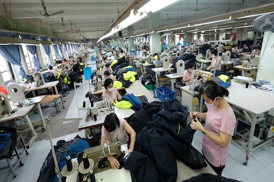 Lùi thời điểm tăng lương tối thiểu: Chờ Chính phủ quyết định