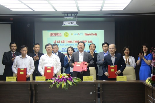 HANSIBA và Tạp chí Diễn đàn Doanh nghiệp ký kết thỏa thuận hợp tác