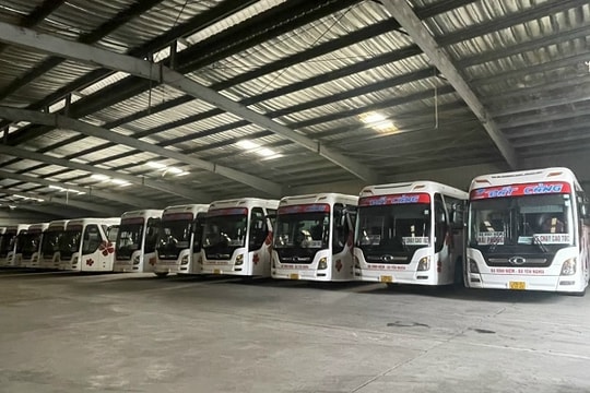 Doanh nghiệp vận tải gặp khó kép khi giá xăng - dầu tăng cao