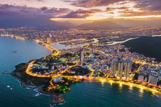 Bất động sản ven biển tăng nhiệt, Vịnh ngọc Nha Trang hút vốn đầu tư