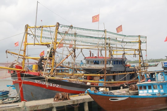 Nghề cá "khốn khổ" vì xăng, dầu