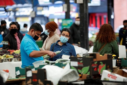 Lạm phát "tăng sốc", nhiều doanh nghiệp Anh phải "thắt lưng buộc bụng"