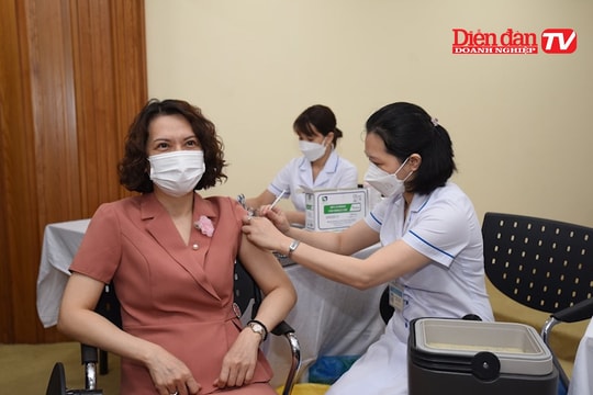 Phát động tiêm nhắc lại vaccine mũi 3, 4 cho công nhân viên chức lao động