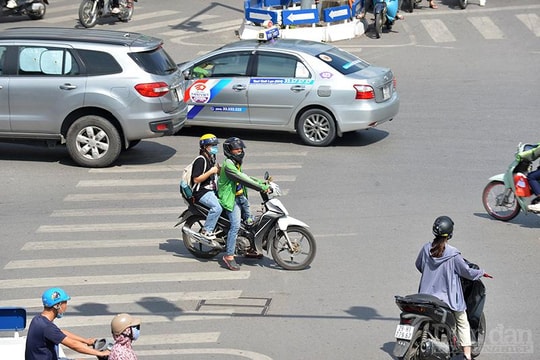 Lộ diện chiêu thức “sói gửi chân” của Grab