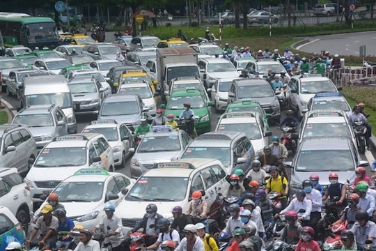 Khi nào mới hết tình trạng “bát nháo” tại Tân Sơn Nhất?