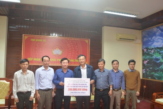 Phát triển kinh tế không quên nhiệm vụ chính trị