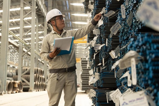 “Vua thép” Hòa Phát tăng trưởng mạnh, giá cổ phiếu hãm sâu