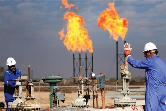 OPEC+ cắt giảm sản lượng dầu, ai hưởng lợi?